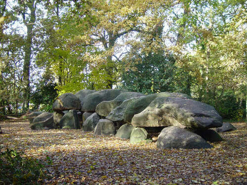 Hunebed D27. Het grootste hunebed van Nederland